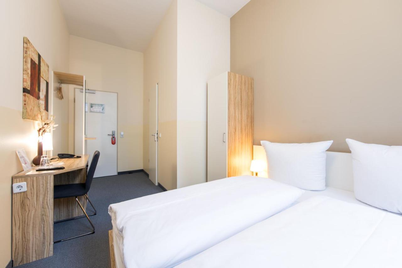 Standard Double Room,1153272072:JPEG